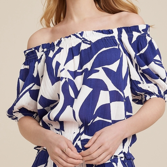 Maurices Tops - Maurices Purple and White Patterned Top Sizs Xsmall